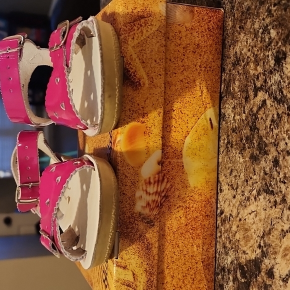 Sandals - Picture 4 of 6